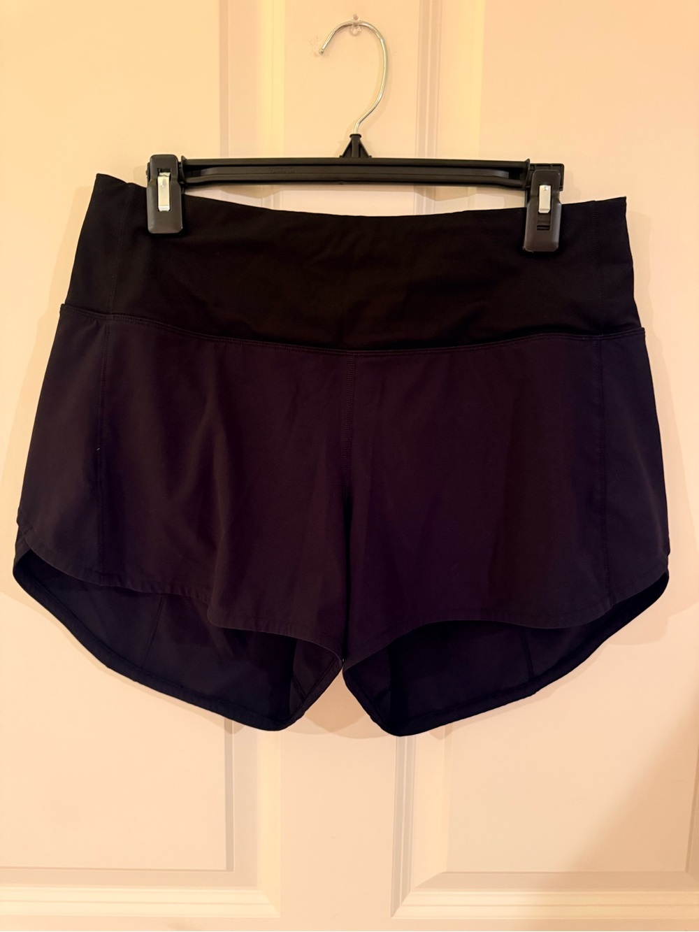 Lululemon Women’s Speed up high rise lined short 4 inch Never Worn